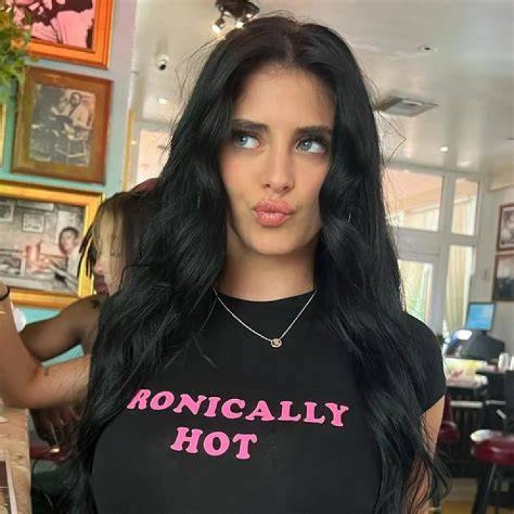 Camilla Araujo: The Rising Star of the Entertainment Industry
