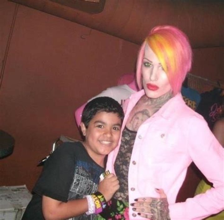 Dahvie Vanity's Romantic Journey: Who is His Girlfriend?