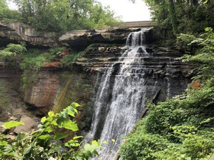 Discover Cuyahoga Falls: Charming City, Ohio!