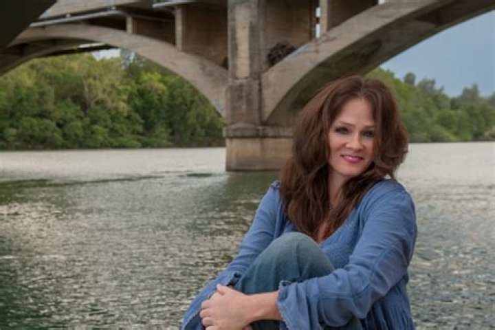 Exploring the Life of Sarah Simpson: Sturgill's Beloved Wife