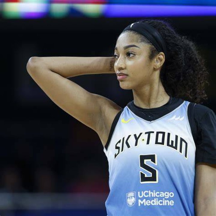 Kelsey Plum: The Strength Behind the Star