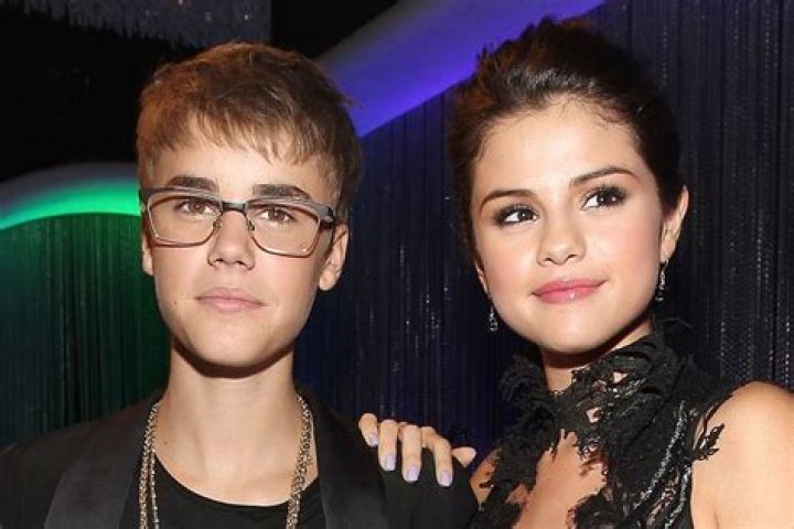 Through the Lens of Love: Exploring the Iconic Photos of Justin Bieber and Selena Gomez