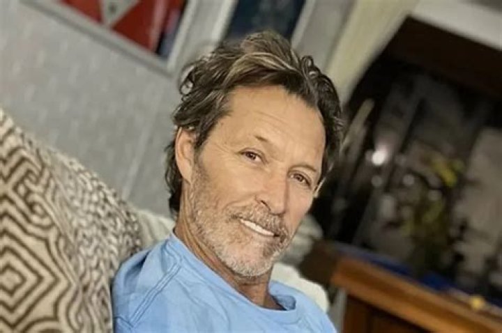 Unraveling the Connection Between Ron Duguay and Sarah Palin