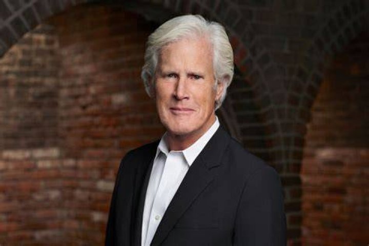 Unraveling the Mystery: How Tall is Keith Morrison?