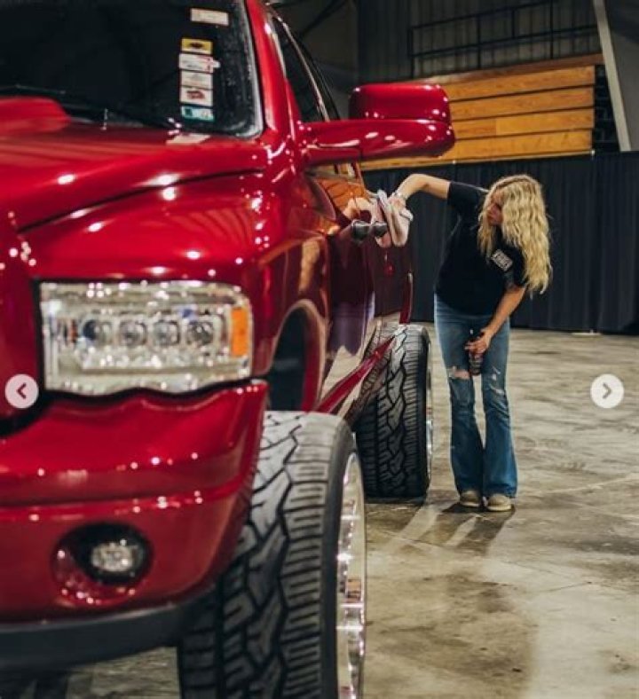 Unveiling the Life and Career of Lindsay Bercosky