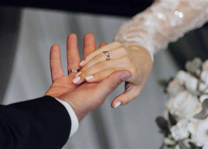 Unveiling the Mystery: Chris Cuomo's No Wedding Ring Situation