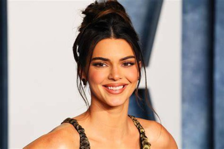 Unveiling the Weight of Stardom: How Much Does Kendall Jenner Weigh?