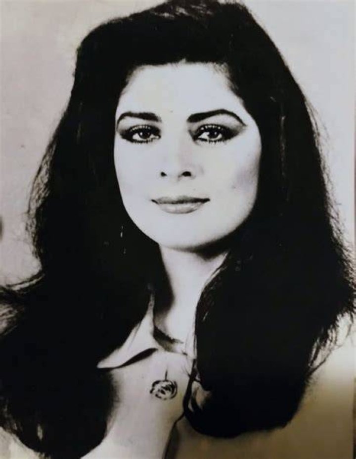Victoria Ruffo: Iconic Actress's Life & Career